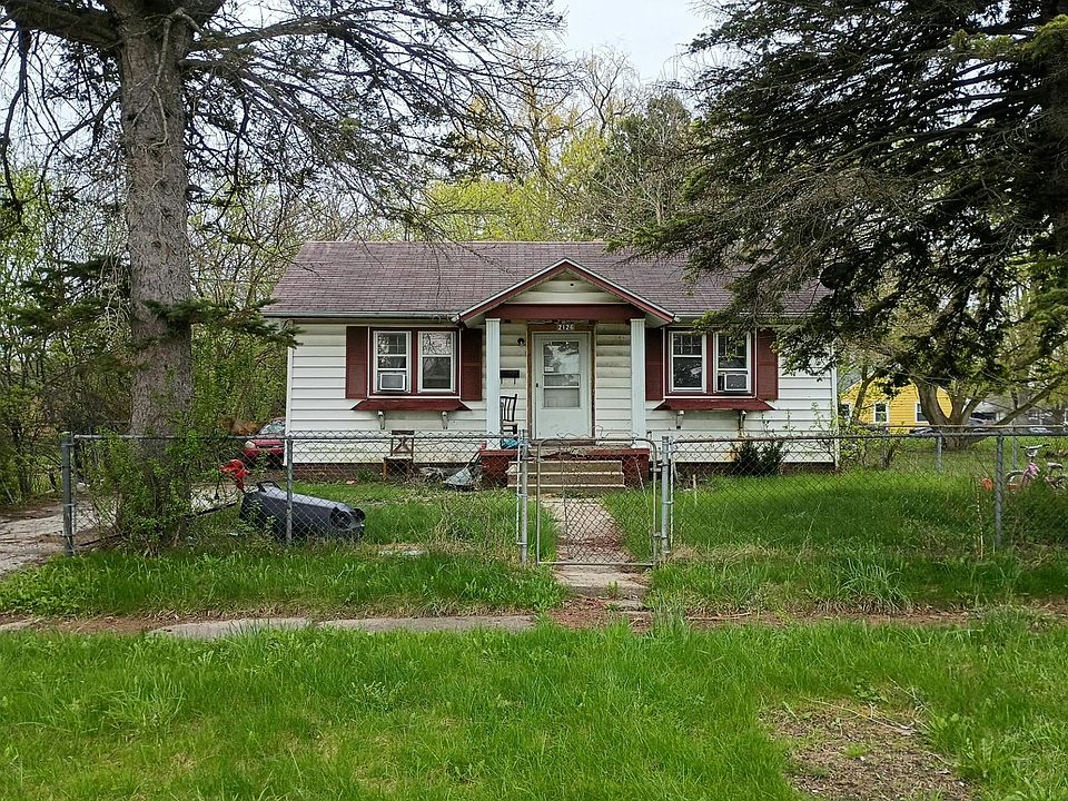 1st image of 2126 Walnut St