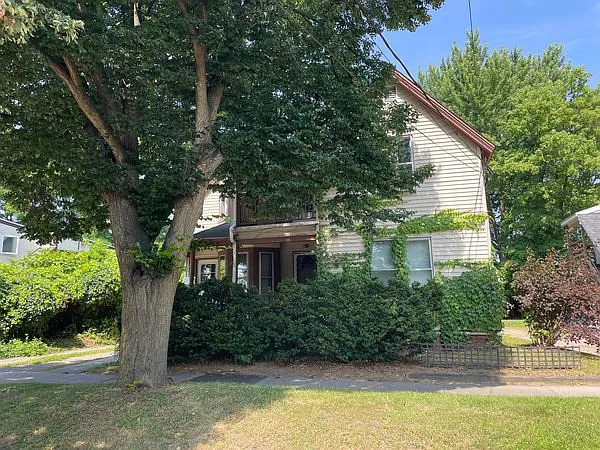 2 bed, $1,461 — Photo 1