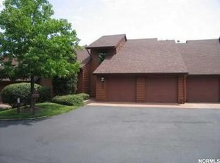 25868 Fairmount Blvd, Beachwood, OH