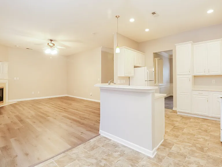 15541 Dehavilland Dr — Photo 9
