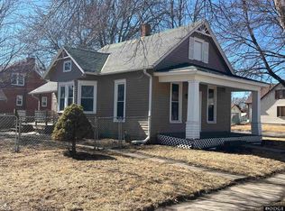 749 W 9th St, Fremont, NE 68025