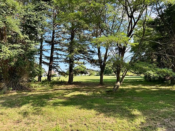 5th image of 33C Kingscote Dr
