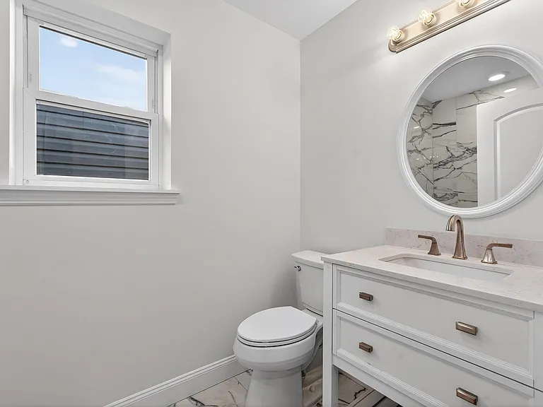 40 E 5th St #2 — Photo 16