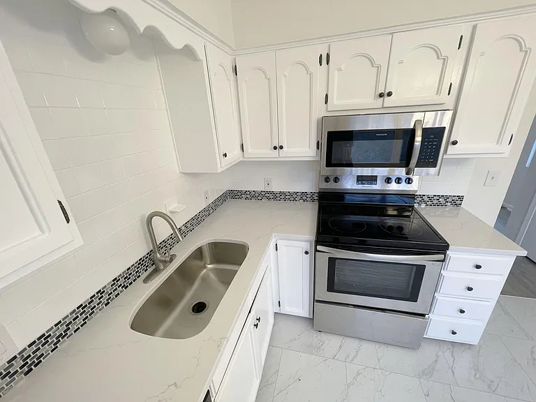 1415 La Chateau Dr — Photo 11