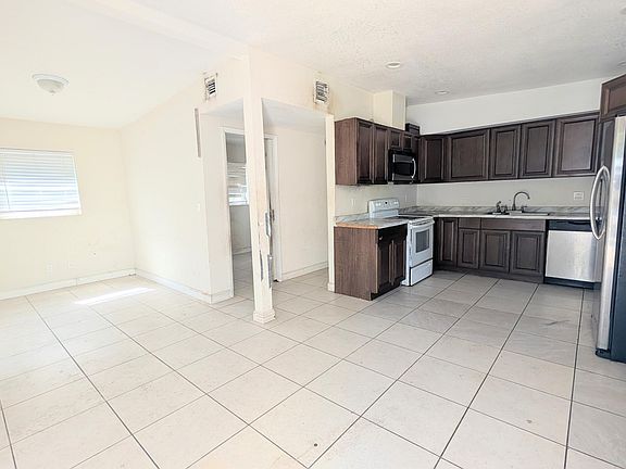 3rd image of 490 Tulip Tree Drive