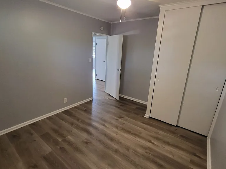 608 Bernard Ave — Photo 9