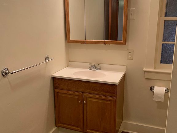 4th image of 213 E King St #2W