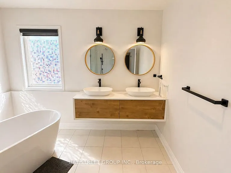 42 Fouracre Way #UPPER LEVEL — Photo 28