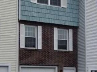 88B Roper St, Lowell, MA 01852