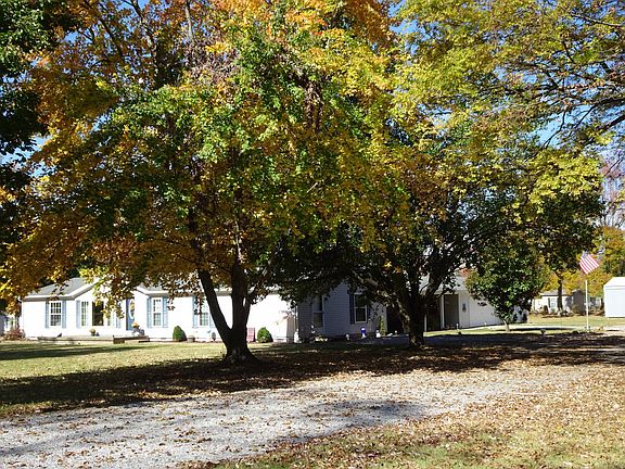 3rd image of 1976 County Road 1800 N