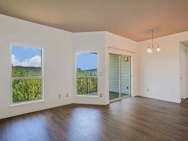 6000 Shepherd Mountain Cv #1011 — Photo 3