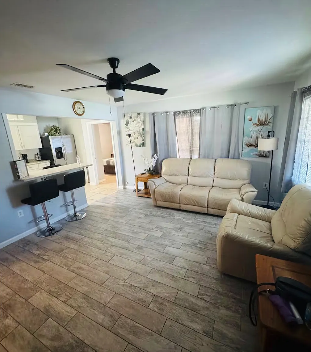 3 bed, 1200 sqft, $2,600 — Photo 2