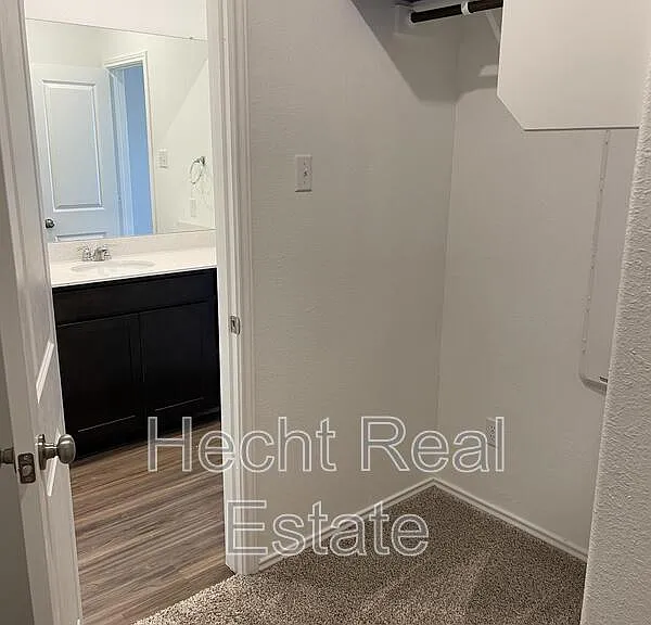 267 Geode Gln — Photo 20