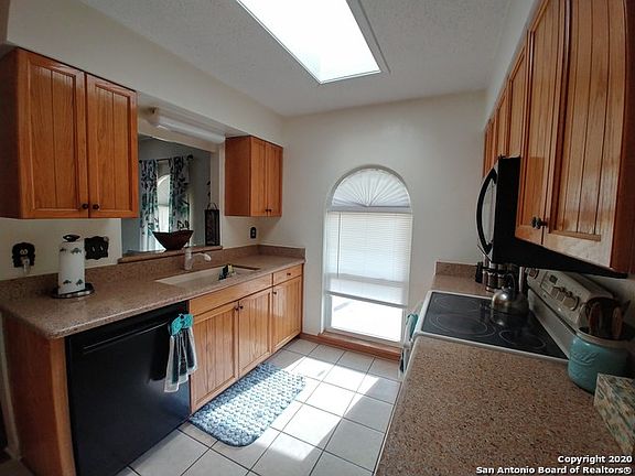 4th image of 177 Valley Oak Dr