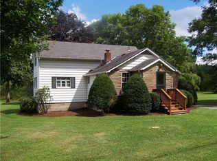 1020 Robertson Rd, Hermitage, PA 16148