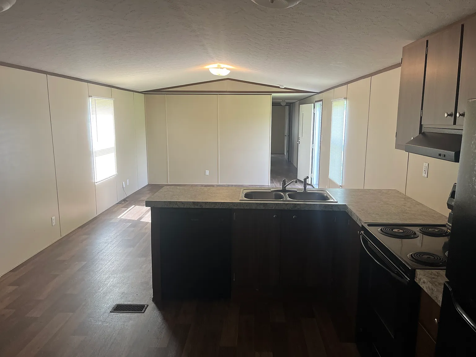 2 bed, 1100 sqft, $800 — Photo 2