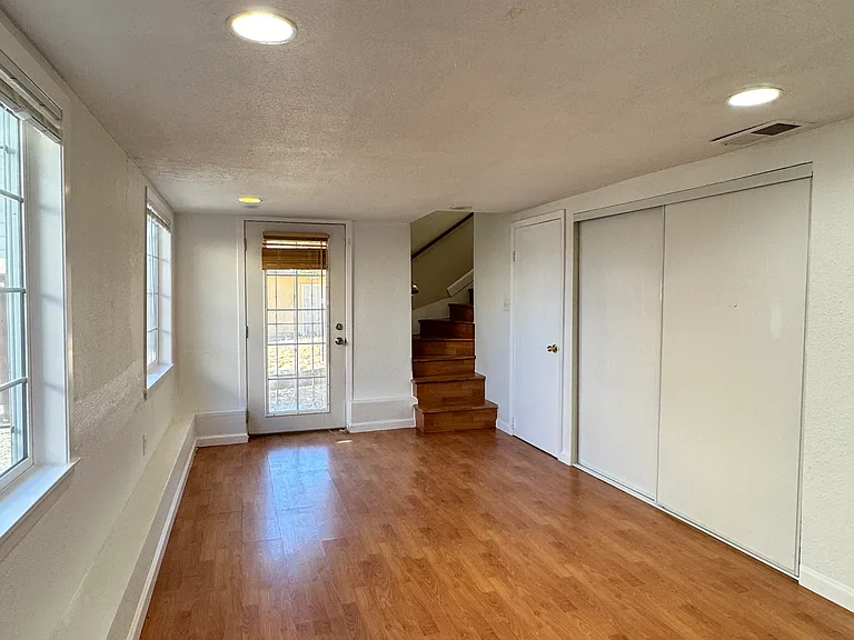 339 Ohio St — Photo 28