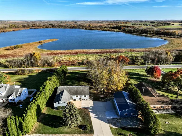 N824 Lake View Dr, Reeseville, WI 53579