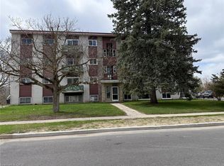 449 Hazel St #7, Waterloo, ON N2L3P7