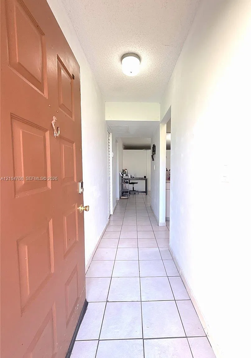 Tamiami Village Condo — Photo 1