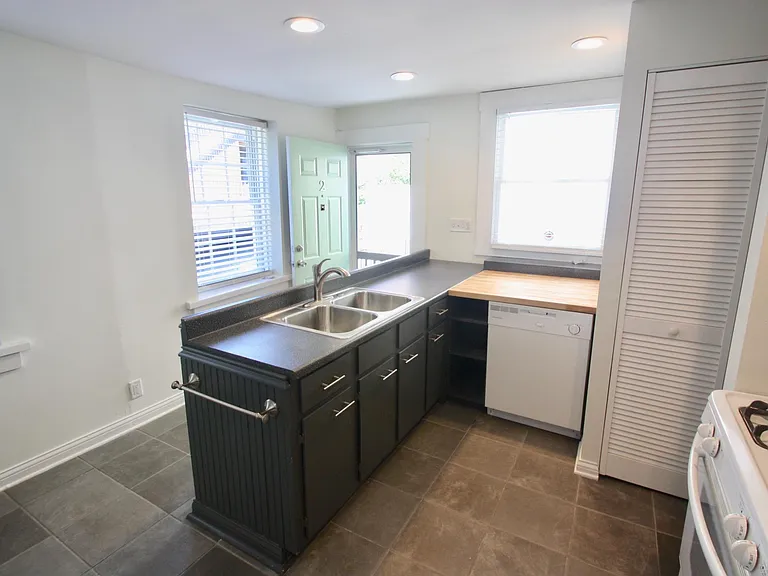 436 Liberty Hl #2 — Photo 5