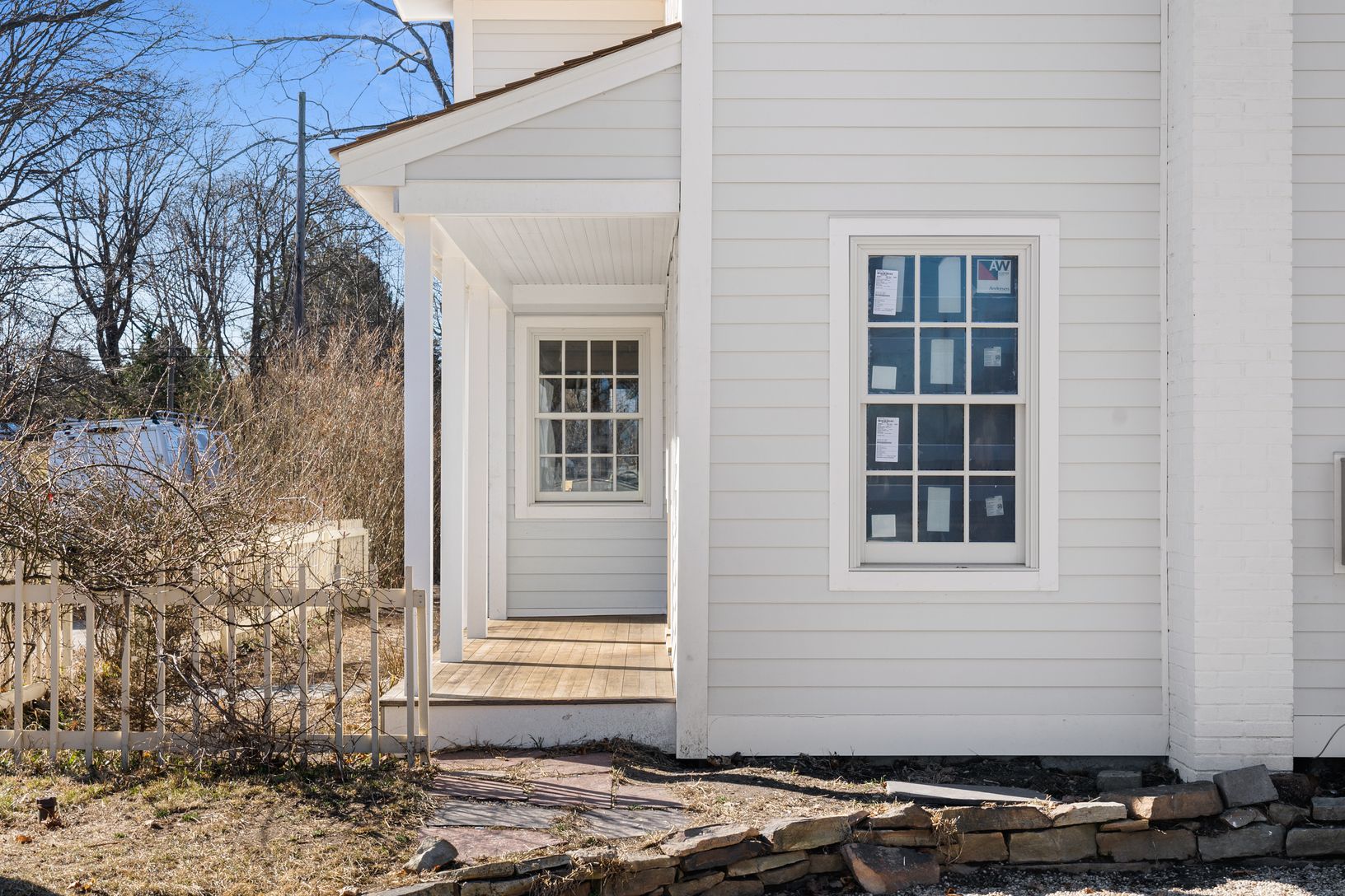  White hardi plank siding 