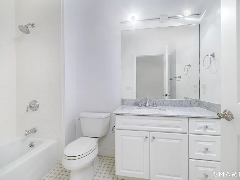 77 Havemeyer Ln #303 — Photo 13