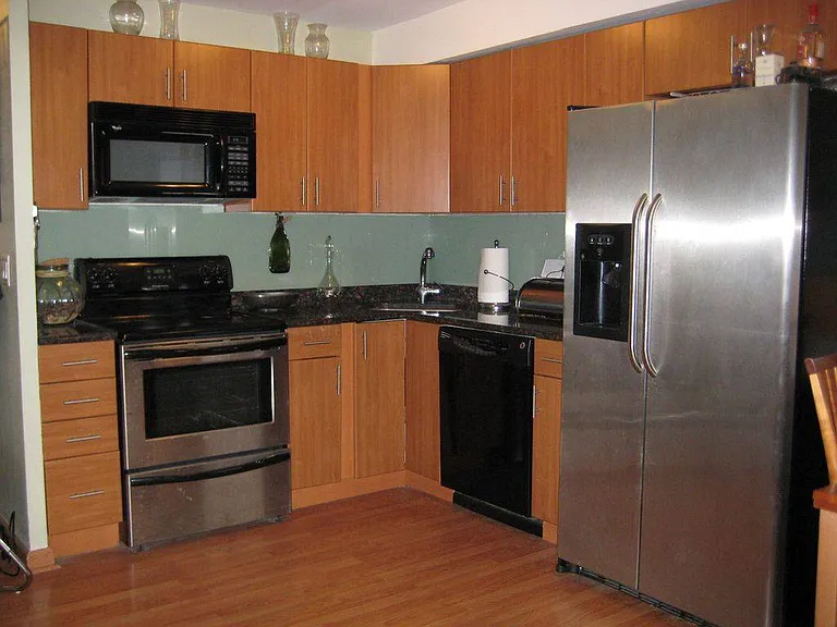 2828 N Burling St #417 — Photo 3