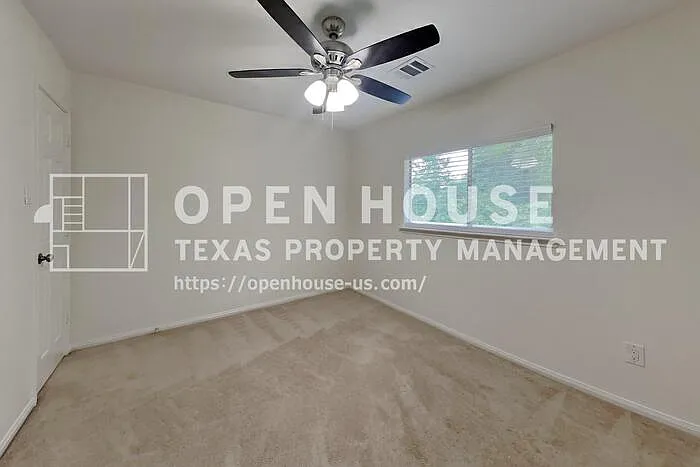 1611 Sterling Village Dr — Photo 14