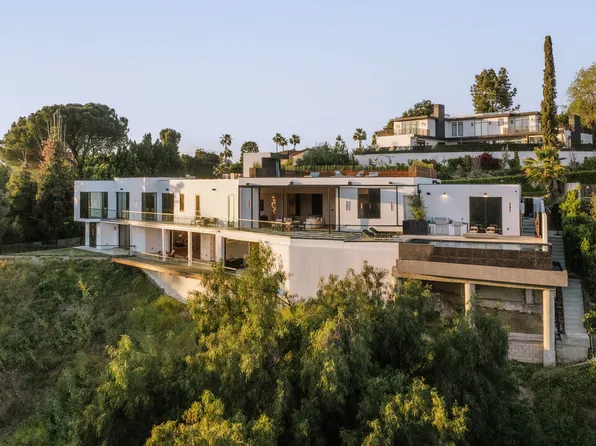 15834 High Knoll Rd, Encino, CA 91436
