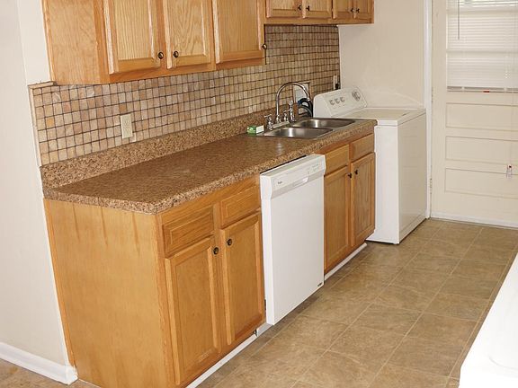 Kitchen, new backsplash, DW, Washer.
