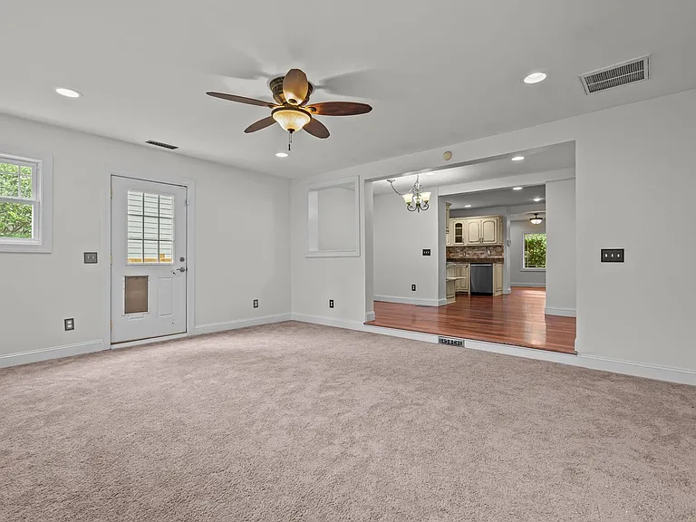 835 N Ashe St — Photo 40