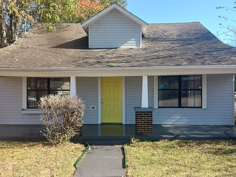2406 Brasher Ave — Photo 1