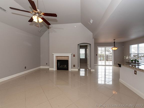 5th image of 20324 E 42nd Pl