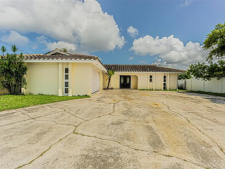 4149 Floramar Ter — Photo 8