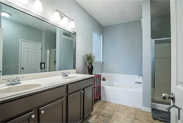 1412 Kittyhawk Dr — Photo 21