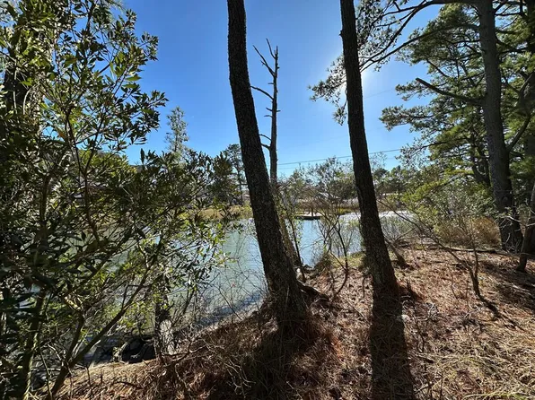 7539 Doe Bay Ln #4, Chincoteague Island, VA 23336