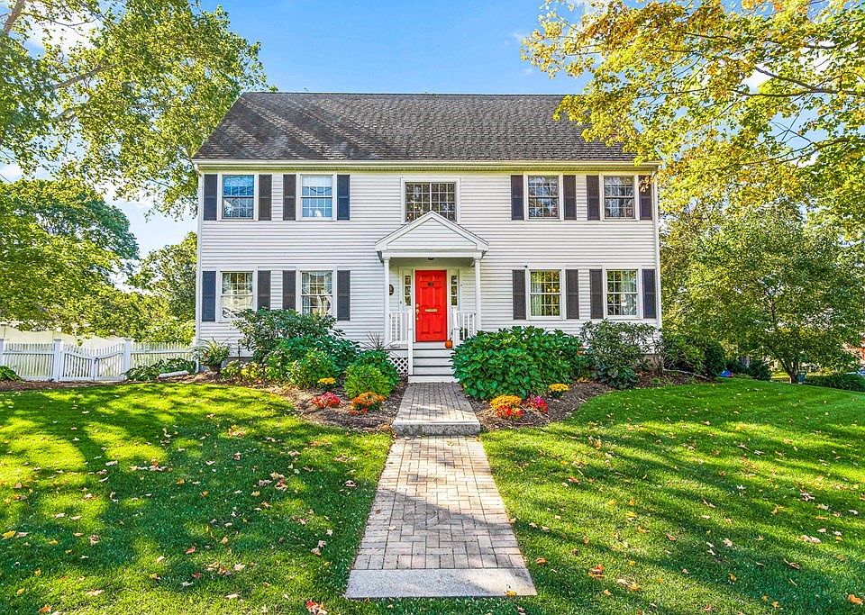 8 Hodges Ave, Wellesley, MA 02482 | Zillow