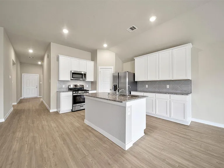 1016 Brighton Orchards Ln — Photo 10