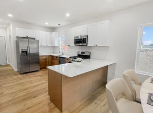 687 Potters Ave #1, Providence, RI 02907