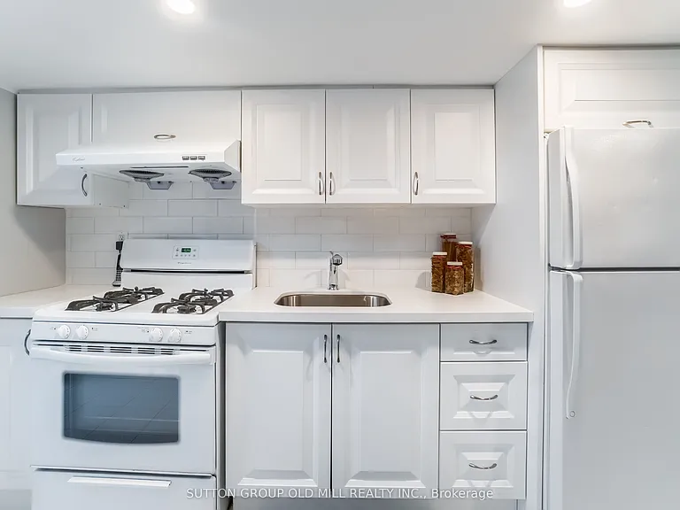 3606 Twinmaple Dr — Photo 12