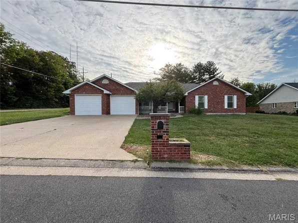 552 Rosewood Dr, Hannibal, MO 63401
