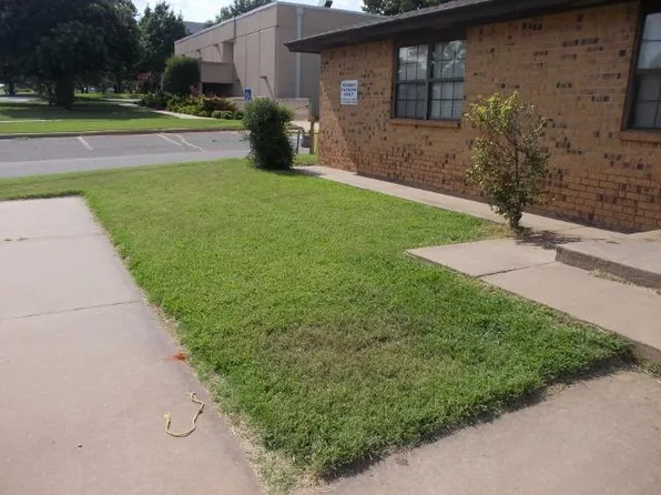 311 E College Ave, Weatherford, OK 73096