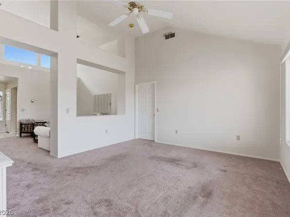 9024 Sundial Dr, Las Vegas, NV 89134