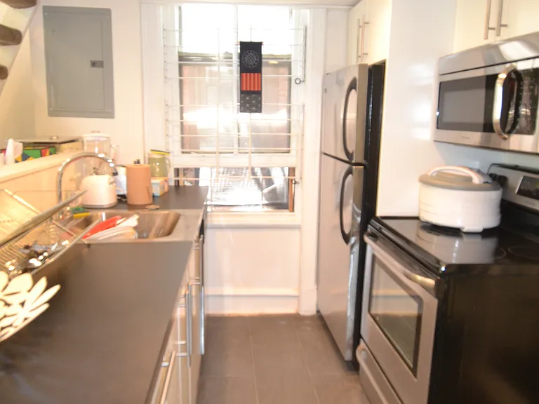 2310 Delancey St — Photo 4