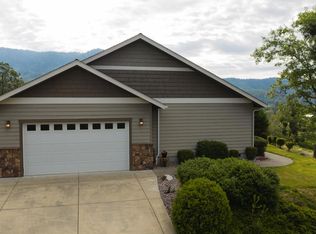 600 NW Scenic Dr, Grants Pass, OR 97526