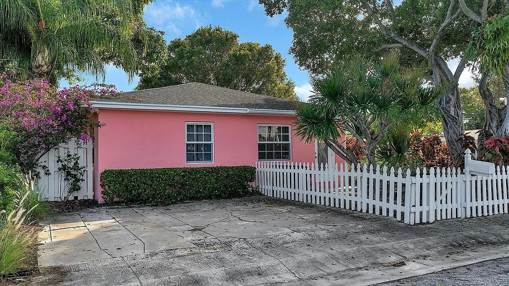 2 bed, 1.0 bath, 685 sqft, $2,000 — Photo 2