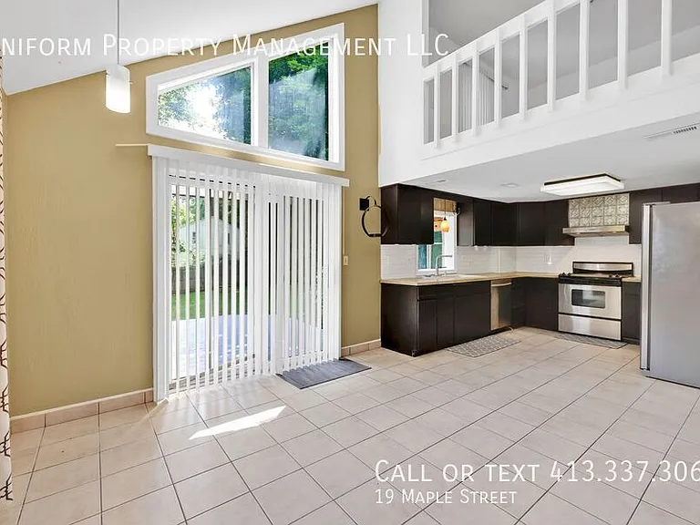 19 Maple St — Photo 14