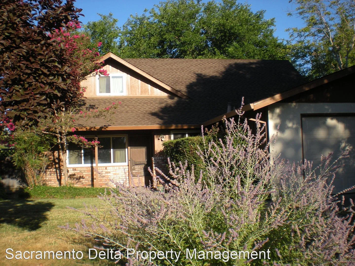 1019 Cabot St photo 1