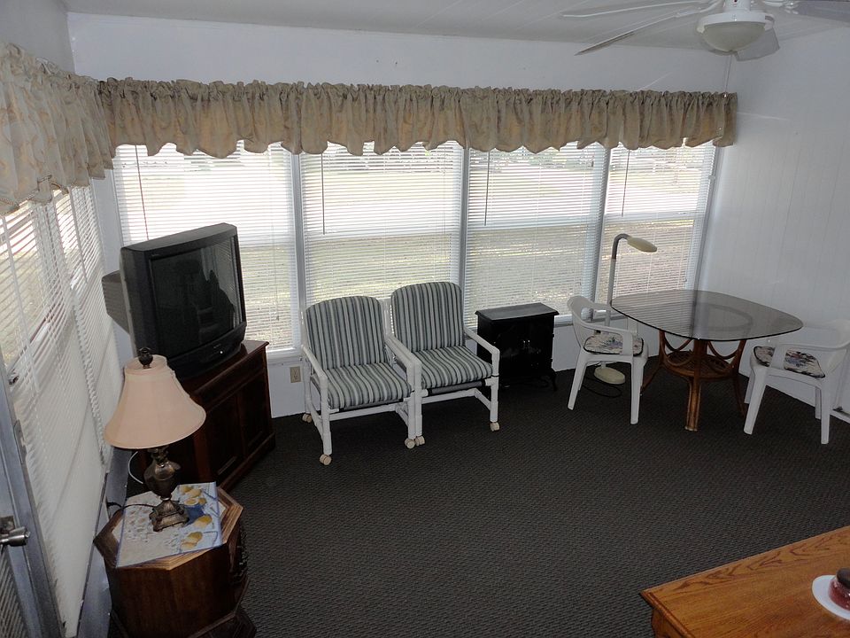 15 x 14 Glass Encl Fl. Room